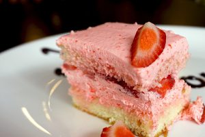 picture of strawberry cake